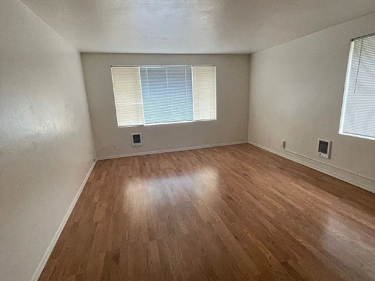 1911 Kincaid St #4 — Photo 6