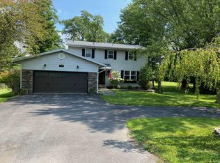 15 Font Grove Rd #B, Slingerlands, NY 12159