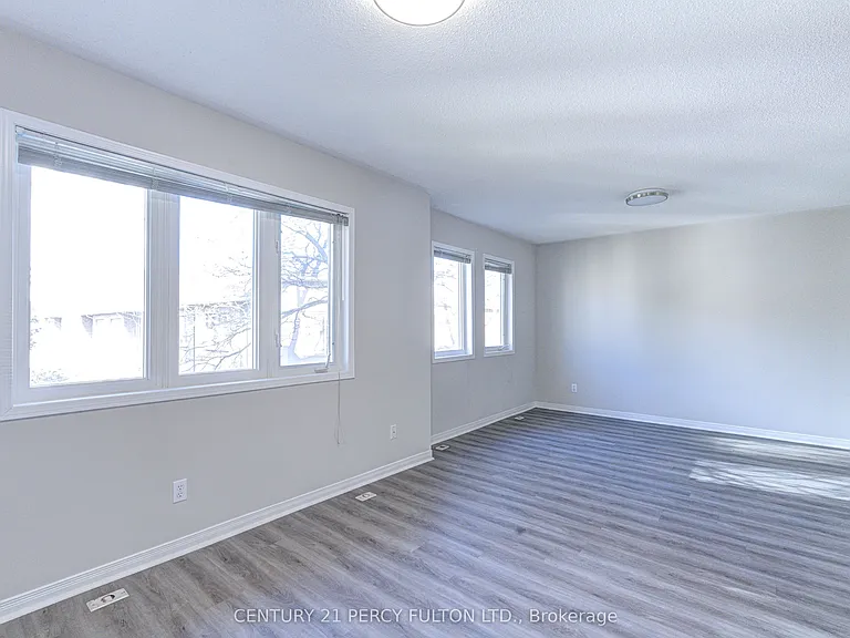 28 Rosebank Dr #907 — Photo 24