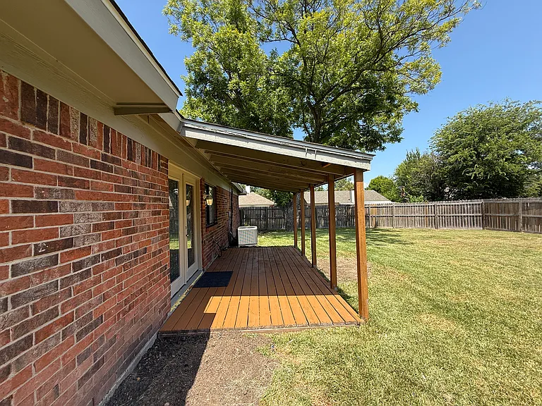 1434 Lavendale Ln — Photo 18