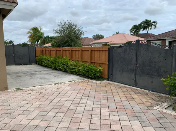 15922 SW 146th Ter, Miami, FL 33196