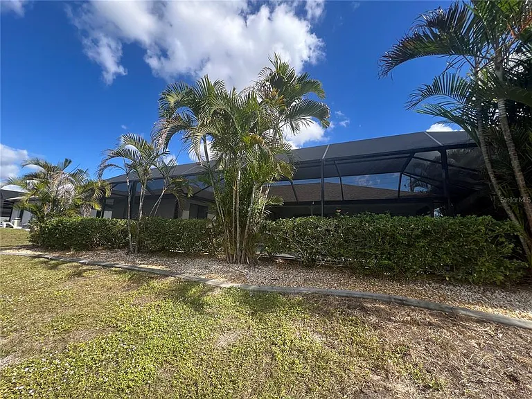 3177 Clifford St — Photo 36