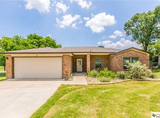 1 Oakmont Cir, Morgans Pt Resort, TX 76513