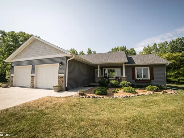 4611 260th St, Clear Lake, IA 50428