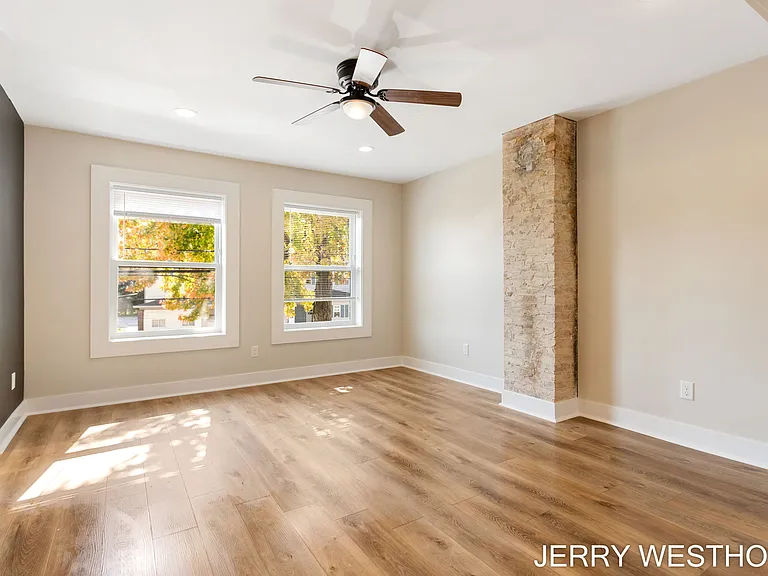 715 Butterworth St SW #2 — Photo 6