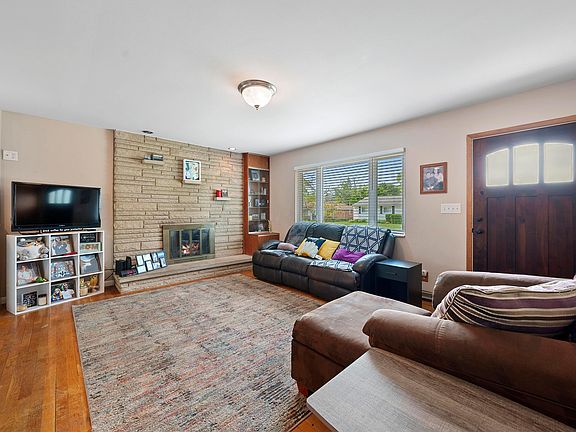 4th image of 2667 Kenny Ln