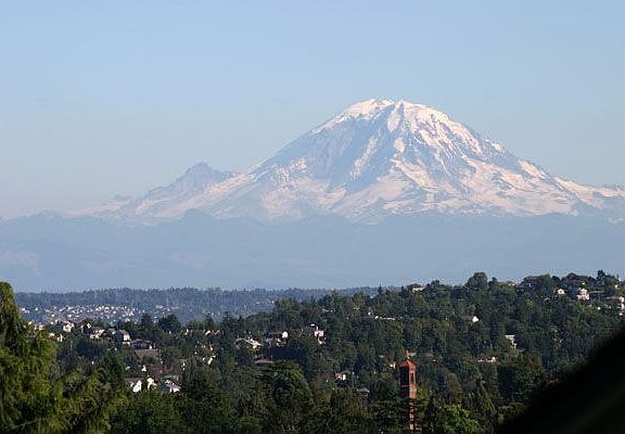 View of Mt. Rainier from 1915 31st Avenue S