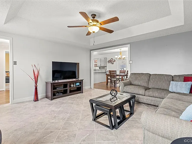4112 Twisted Oak Dr — Photo 3
