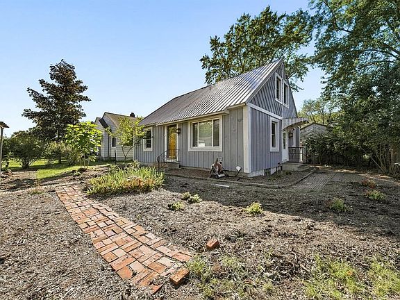 3rd image of 1132 Pershing Street