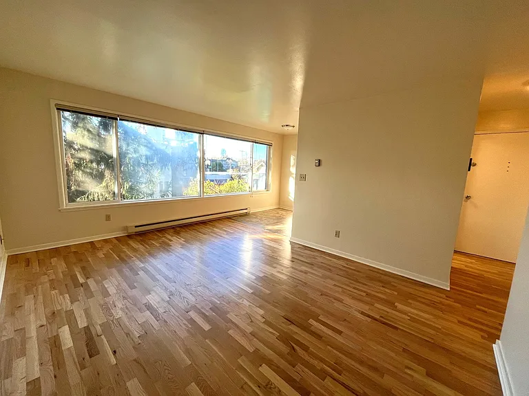 5029 11th Ave NE #201 — Photo 16
