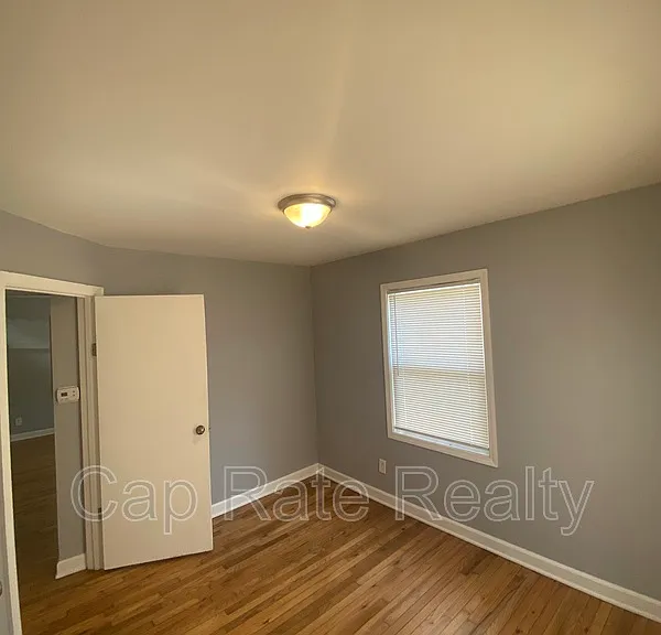 2299 Hamilton Ave — Photo 7