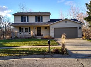 1952 Wilder Ct, Haslett, MI 48840