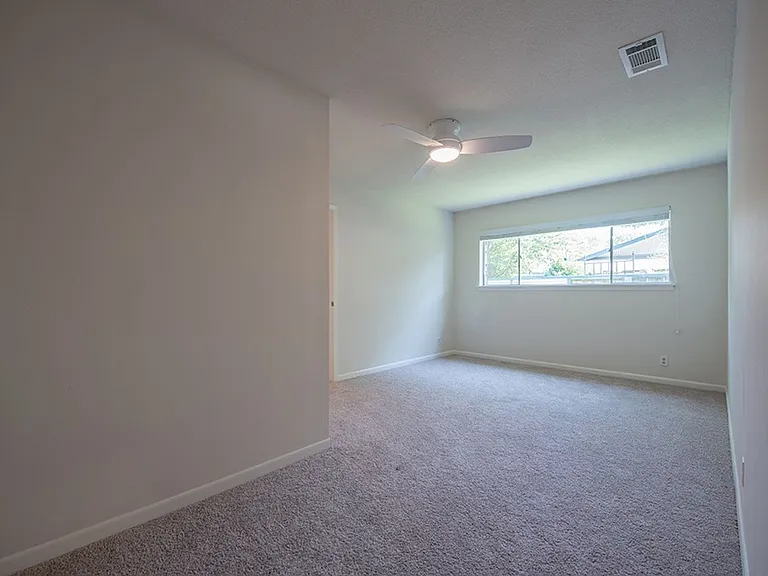 2902 Silverleaf Dr — Photo 14