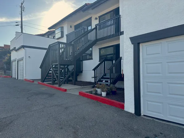 711 Franklin Ln, Vista, CA 92084