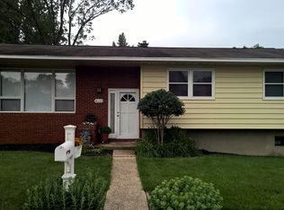 4533 Ridge Dr, Baltimore, MD 21229