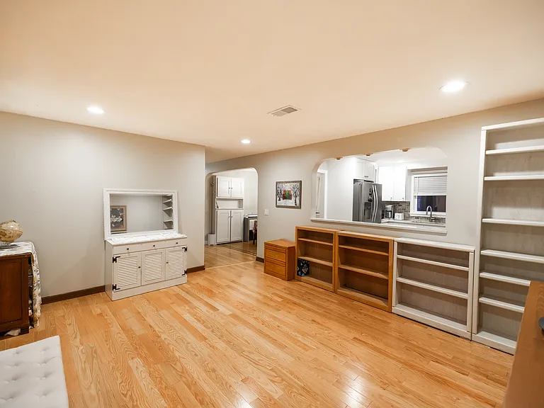 384 Walnut St — Photo 14