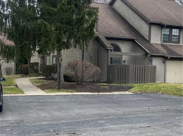 3820 Northwoods Ct NE Unit 1, Warren, OH 44483