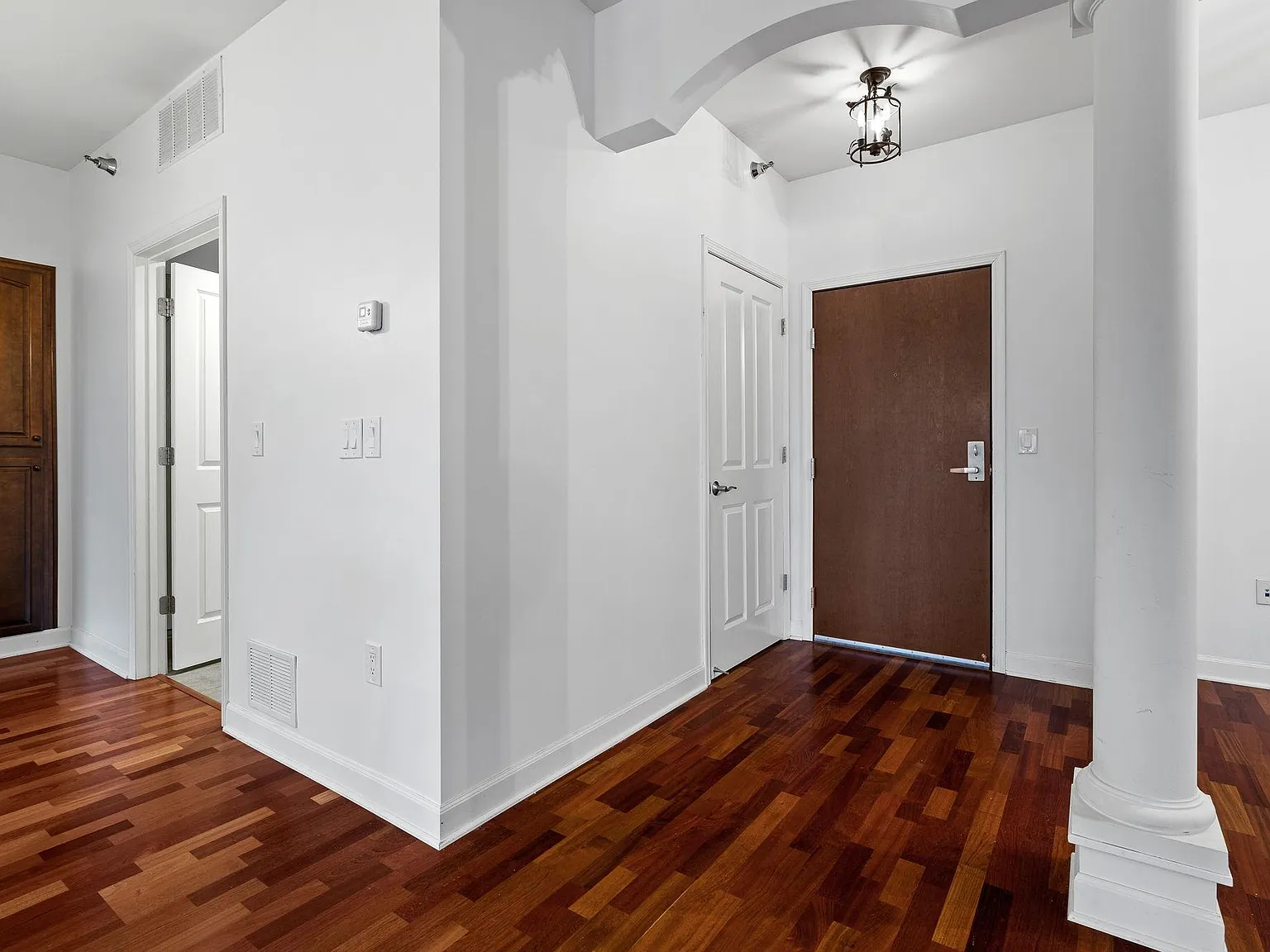 1 bed, 1.0 bath, 1000 sqft, $1,895 — Photo 2