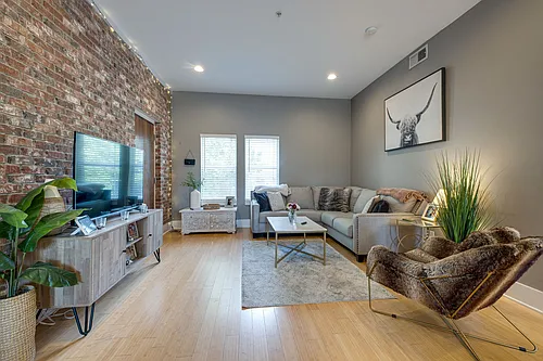 3204 Long Blvd #202 Photo 1