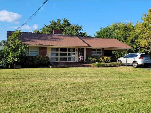 130 Williamson Ave, Mount Airy, NC 27030