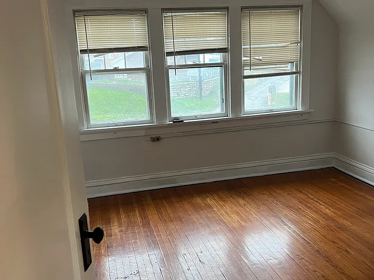 2823 Hampton Ave — Photo 11