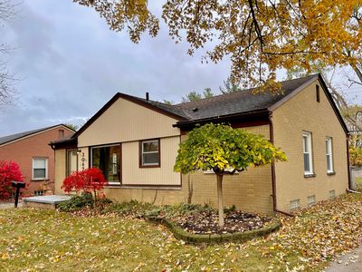 30472 Elmira St, Livonia, MI, 48150