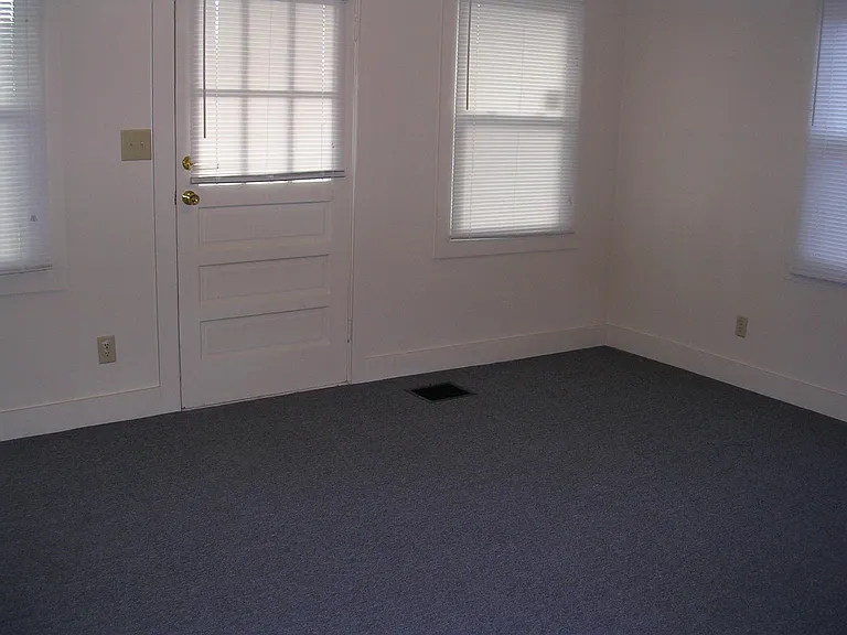 3016 Wurtele Ave — Photo 5