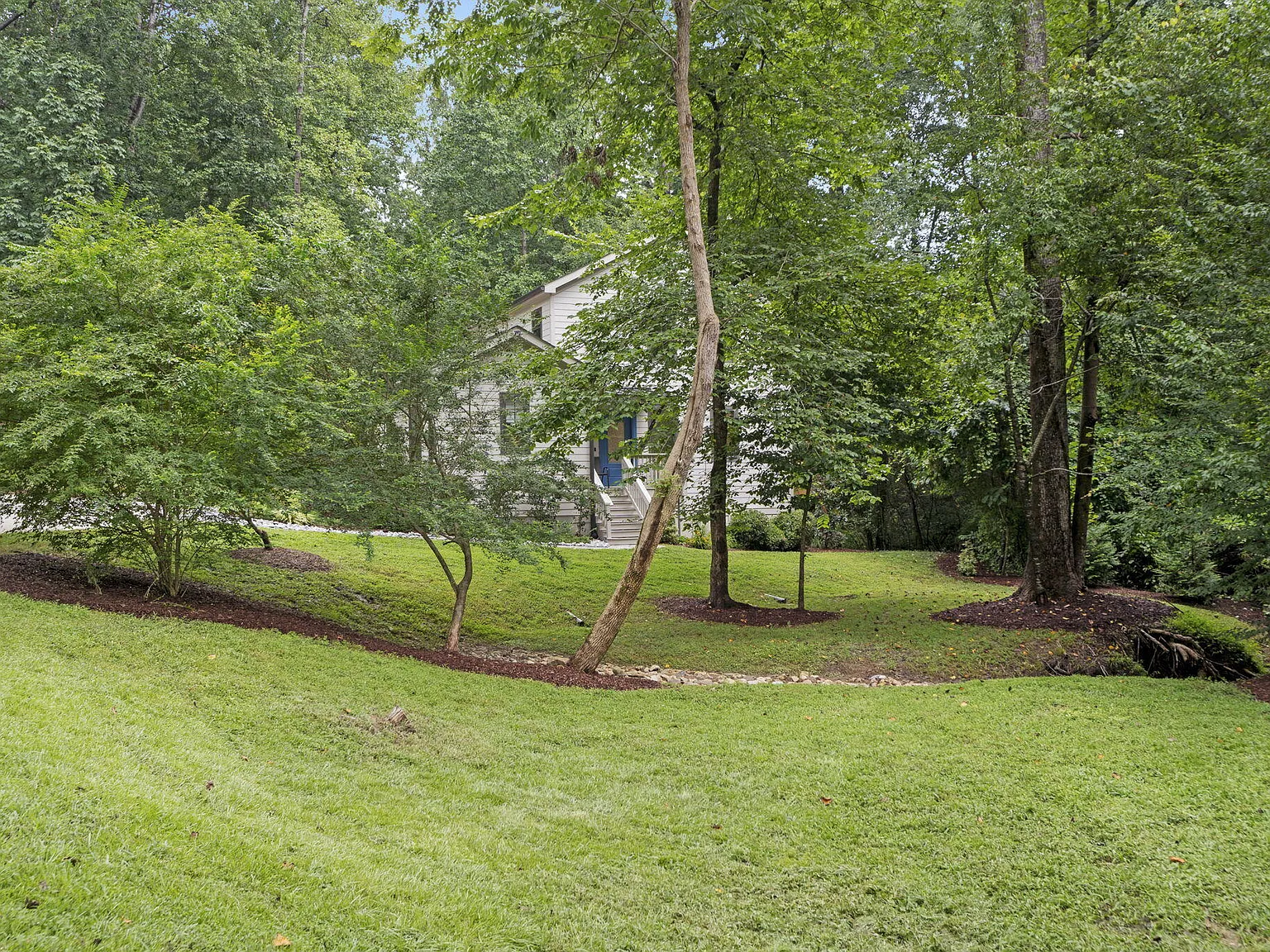 3 bed, 2.5 bath, 1750 sqft, $3,500 — Photo 4