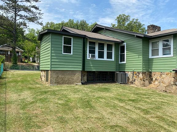 3rd image of 3114 Woodbine Ave