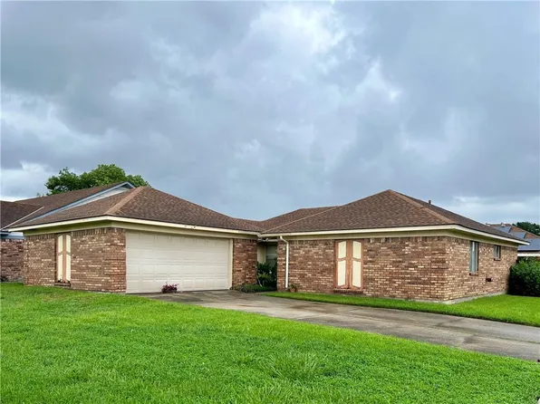 2201 Killington Dr, Harvey, LA 70058