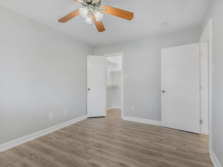 3642 Aldergrove Dr — Photo 16