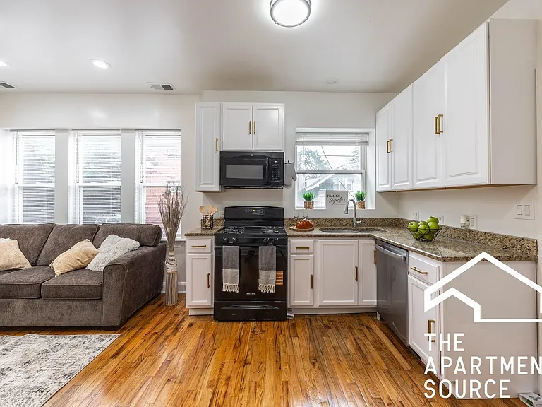 3849 W Ainslie St #1 — Photo 3