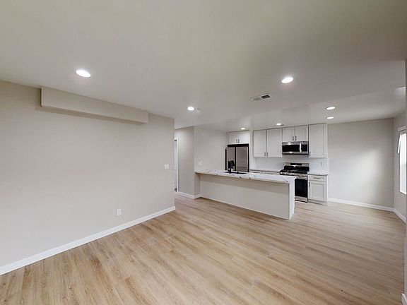 3rd image of 5119 E Falls View Dr