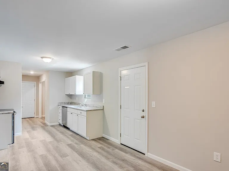 117 Lyla Ln — Photo 7