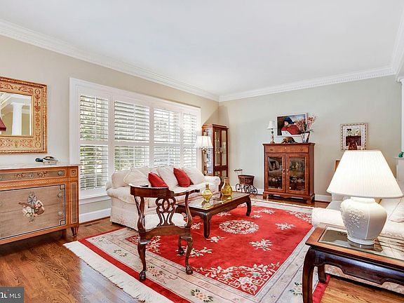 3rd image of 10408 Breckinridge Ln