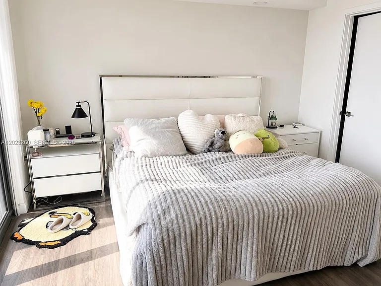 45 SW 9th St #2908 — Photo 7