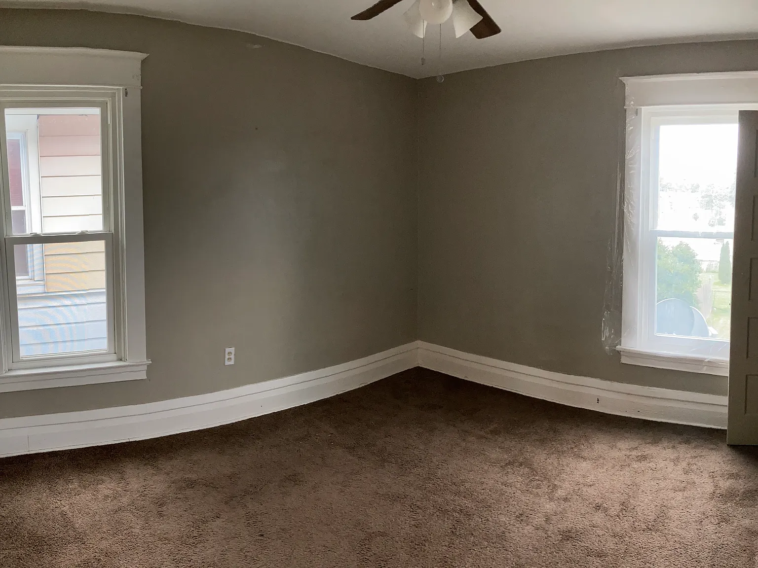 2 bed, 1100 sqft, $1,300 — Photo 2