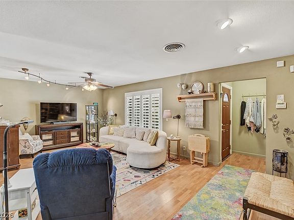 4th image of 549 Bonita Ave