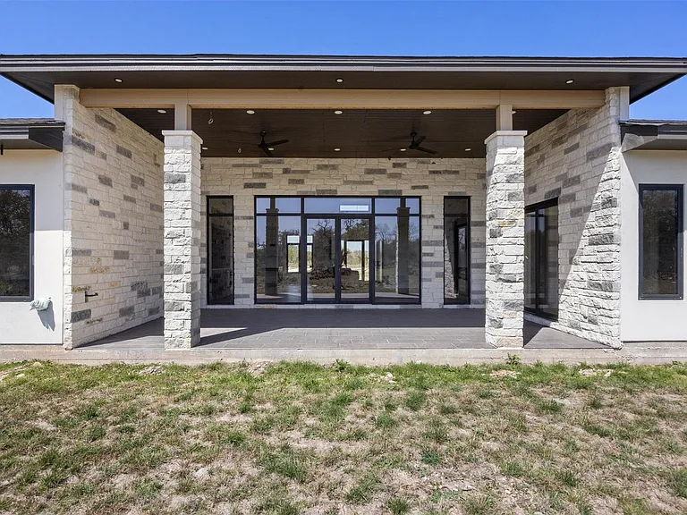 333 Spicewood Trails Dr — Photo 37