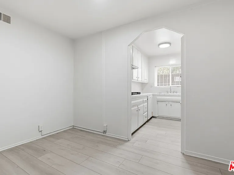 2332 S Beverly Glen Blvd #3 — Photo 3