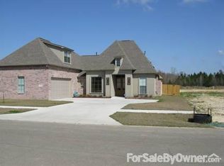 12755 Diamond Lake Dr, Walker, LA 70785