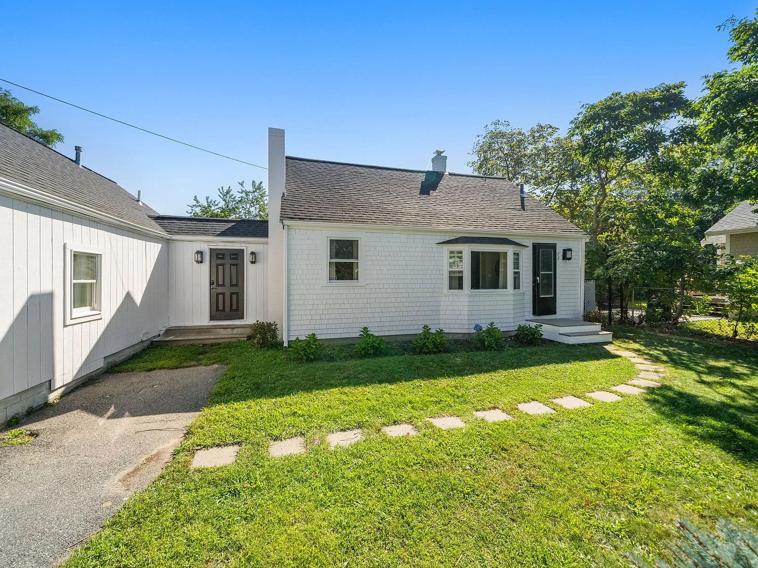 3 bed, $3,695 — Photo 1