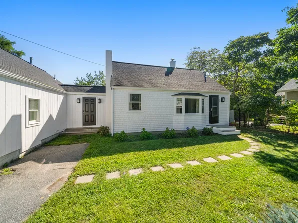 72 Grove St #1, Hyannis, MA 02601
