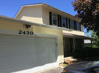 2430 Ridge Ave, Aurora, IL 60504
