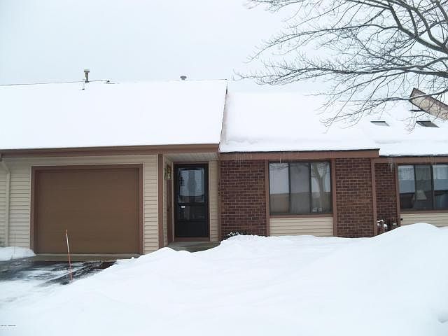 1st image of 465 Cherry Ln
