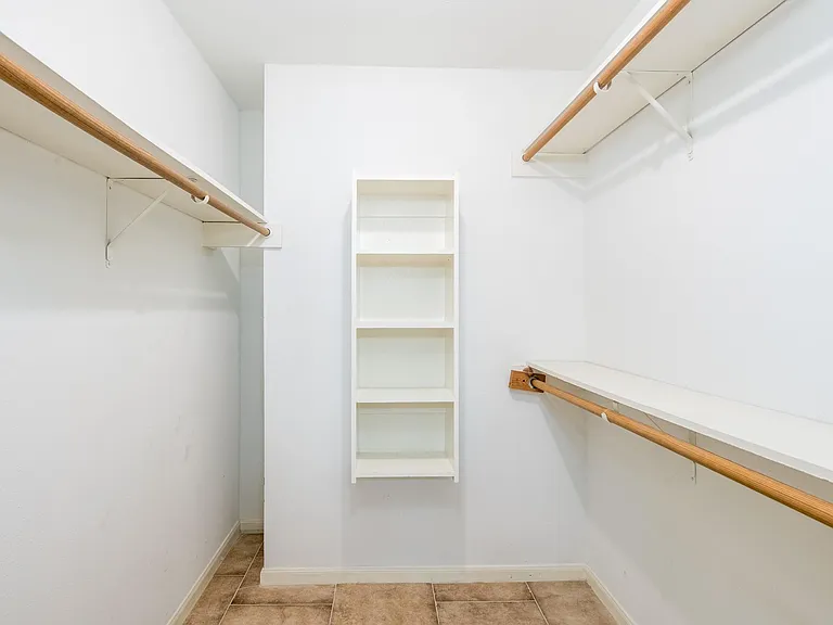 1830 Baker Dr — Photo 7