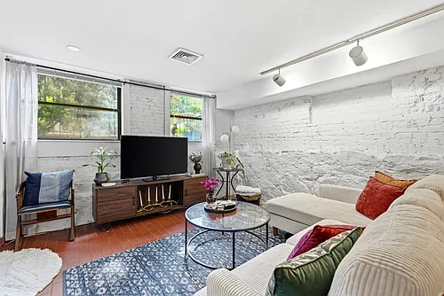 12 Greenough Ln #LL1 Photo 1
