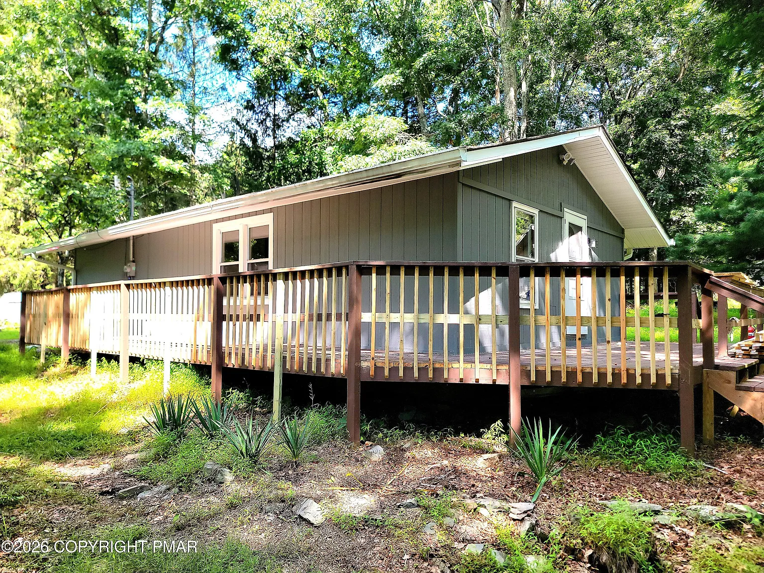 2 bed, 1.0 bath, 880 sqft, $1,300 — Photo 1