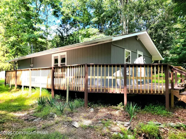 6046 Little Bear Ln, East Stroudsburg, PA 18302