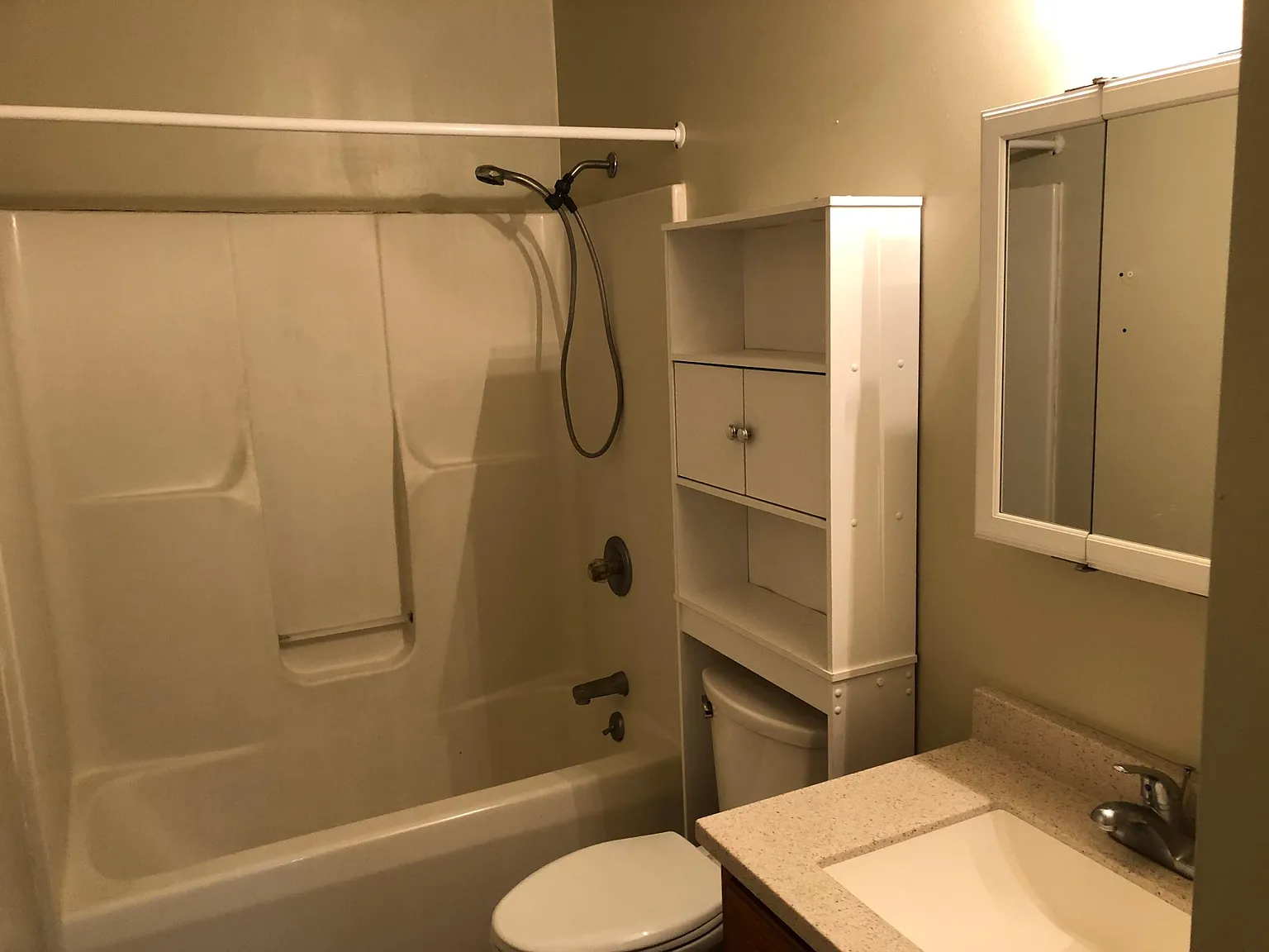 2 bed, $1,150 — Photo 4